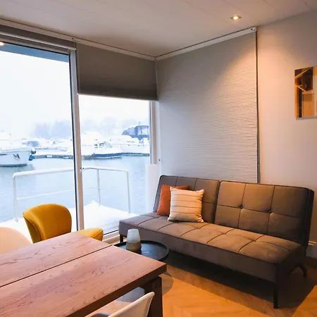 Houseboat Trinidad Hotel Maastricht Exterior photo